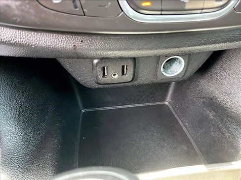 Used 2020 Chevrolet Traverse LT FWD image 25