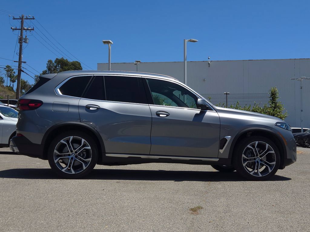 Used 2026 BMW X5 sDrive40i w/ Premium Package RWD image 4