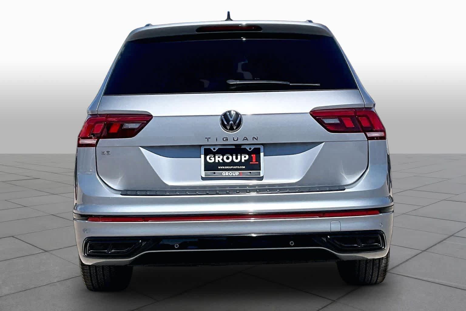 Used 2024 Volkswagen Tiguan SE R-Line FWD image 5