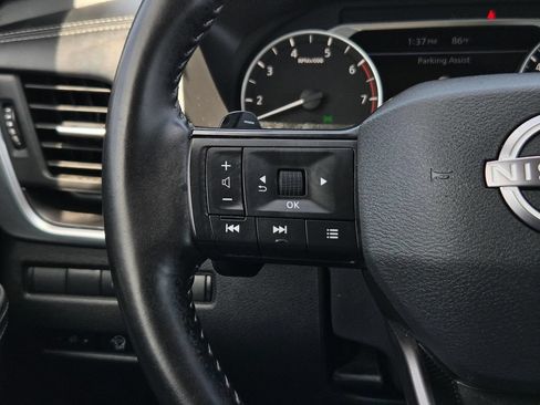 Used 2025 Nissan Rogue SV FWD image 25