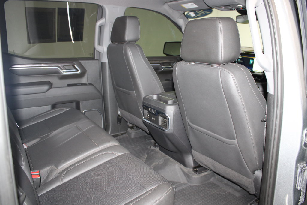 Used 2023 Chevrolet Silverado 1500 LTZ AWD/4WD image 34