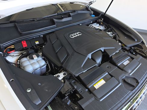 Used 2023 Audi Q8 Prestige AWD/4WD image 59
