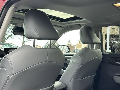 Used 2020 Toyota Highlander Limited image 32