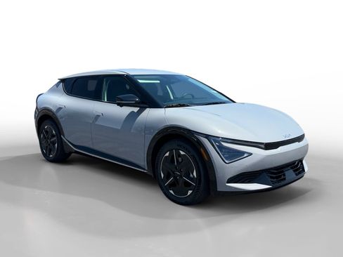 New 2026 Kia EV6 Wind RWD image 7