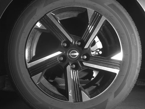 Used 2025 Nissan Sentra SV FWD image 17
