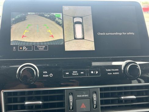 Used 2022 Nissan Armada Platinum image 8