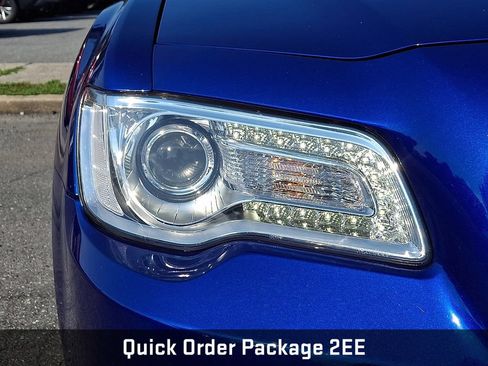 Used 2021 Chrysler 300 Touring w/ Driver Convenience Group RWD image 11