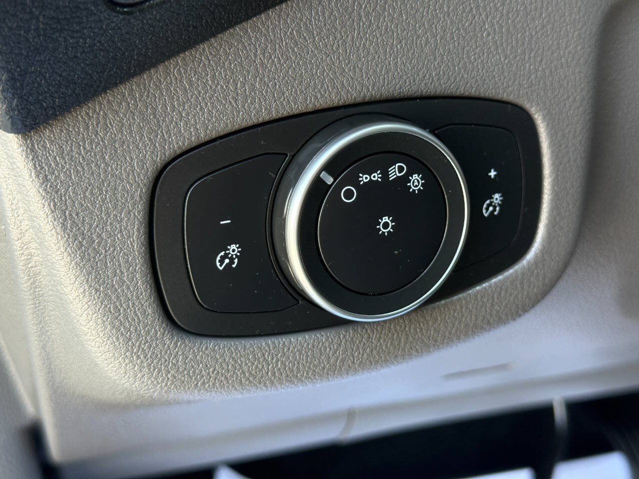 Used 2020 Ford Transit Connect XL FWD image 15