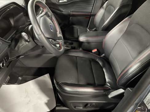 Used 2023 Ford Escape ST-Line w/ Tech Pack #1 image 9