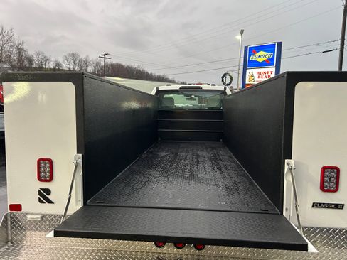 New 2026 Ford F550 4x4 Regular Cab Super Duty image 28