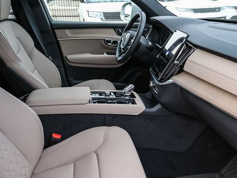 New 2027 Volvo XC90 B6 Plus AWD/4WD image 14