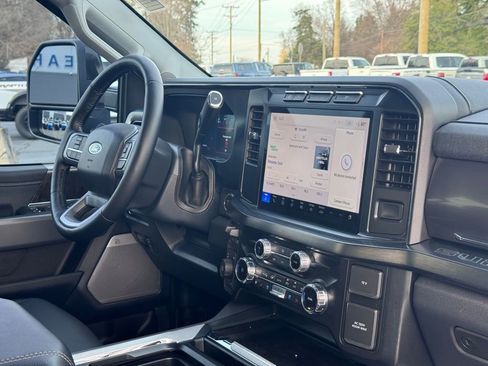 Used 2024 Ford F250 Lariat image 5