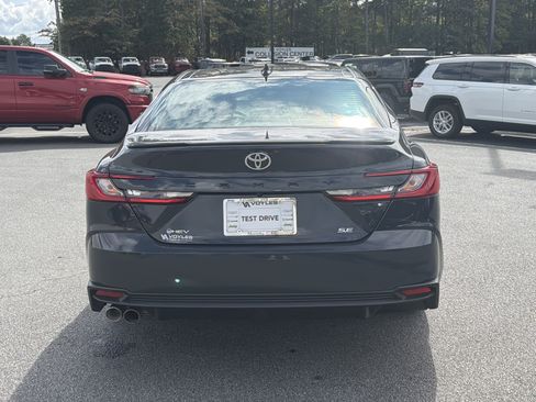 Used 2025 Toyota Camry SE FWD image 7