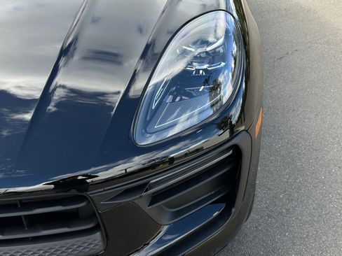 Used 2026 Porsche Macan image 11