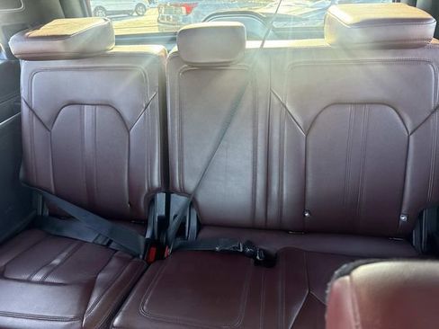 Used 2024 Ford Expedition Limited image 16