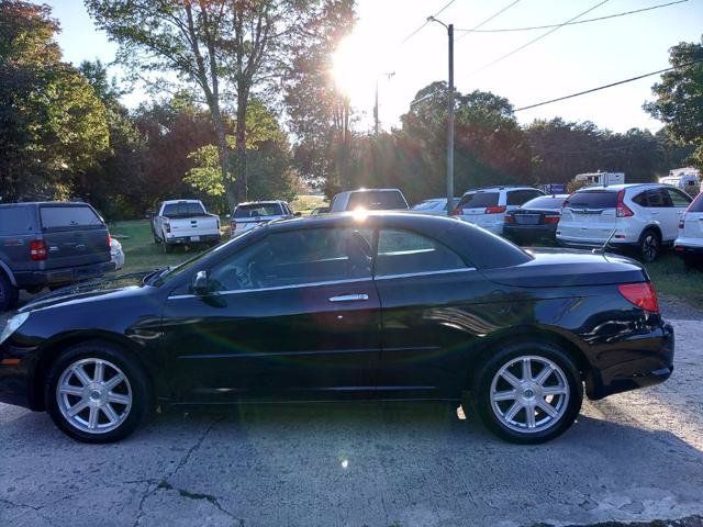 Used 2008 Chrysler Sebring Limited w/ Luxury Group FWD image 3