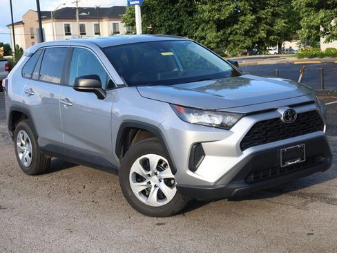 Used 2022 Toyota RAV4 LE AWD/4WD image 2