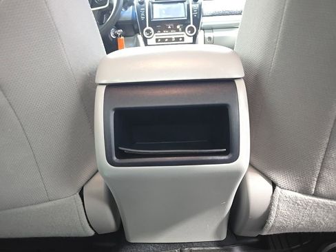 Used 2012 Toyota Camry LE image 23