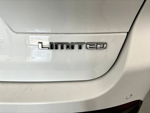 Used 2022 Jeep Grand Cherokee L Limited image 29