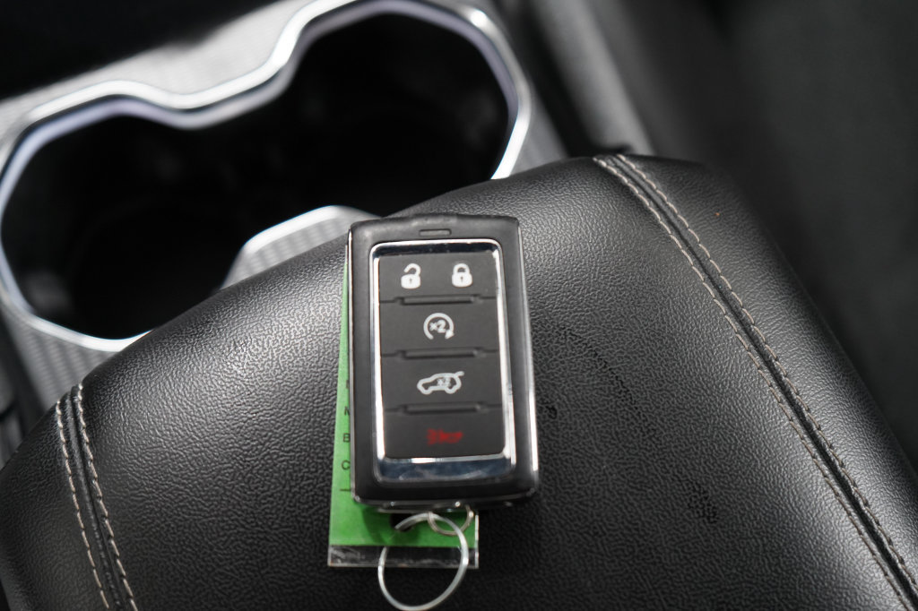 Certified 2025 Jeep Grand Cherokee Altitude AWD/4WD image 24
