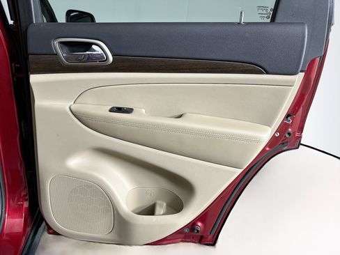 Used 2014 Jeep Grand Cherokee Laredo w/ 18" Wheel & 8.4" Radio Group image 27