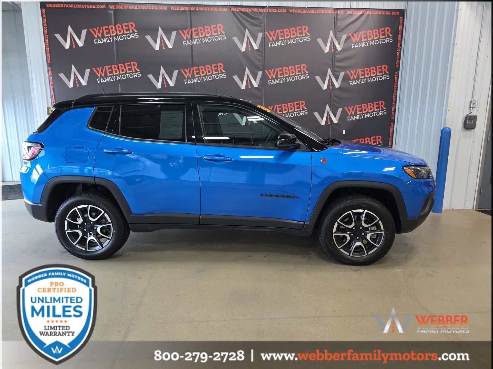 Used 2024 Jeep Compass Trailhawk AWD/4WD image 4