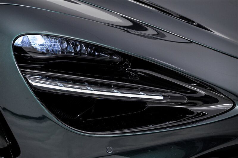 Used 2022 McLaren 765LT RWD image 5