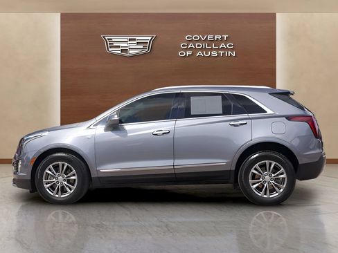 Used 2020 Cadillac XT5 Premium Luxury FWD image 2