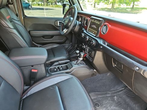 Used 2023 Jeep Gladiator Rubicon w/ LED Lighting Group AWD/4WD image 10