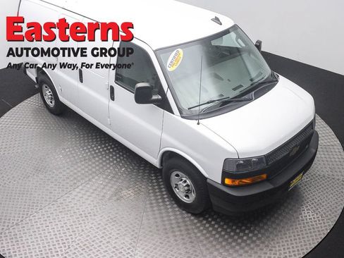 Used 2021 Chevrolet Express 2500 RWD image 3