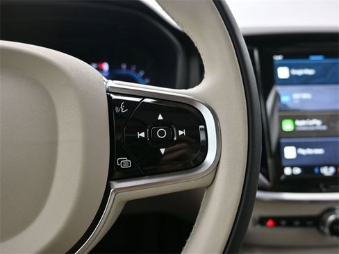 Used 2025 Volvo S60 B5 Plus image 23