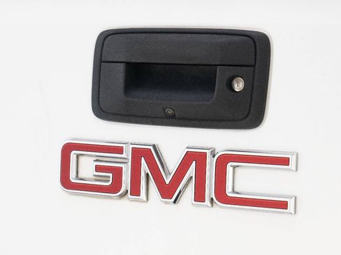 Used 2018 GMC Sierra 3500 Denali w/ Duramax Plus Package AWD/4WD image 17