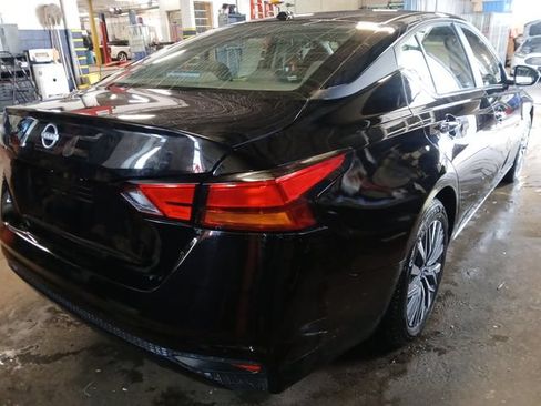 Used 2025 Nissan Altima 2.5 SV FWD image 7