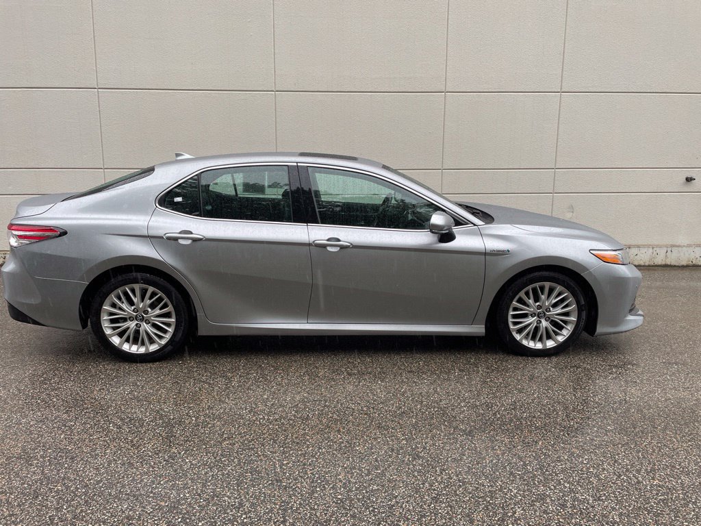 Used 2019 Toyota Camry XLE w/ Driver Assist Package FWD image 3