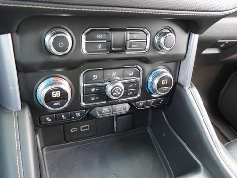Used 2021 GMC Yukon SLT w/ SLT Luxury Plus Package RWD image 17