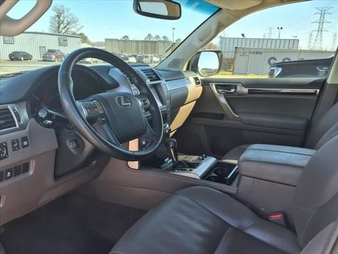 Used 2017 Lexus GX 460 w/ Navigation Package image 20