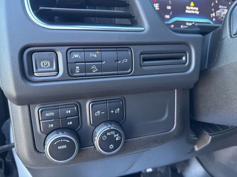 Used 2022 Chevrolet Suburban Z71 image 26