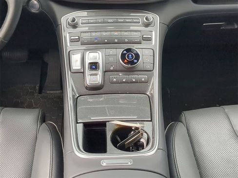 Used 2021 Hyundai Santa Fe Limited image 19