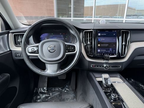 Used 2022 Volvo XC60 T8 Inscription w/ Advanced Package AWD/4WD image 16