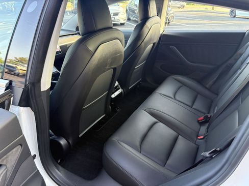 Used 2018 Tesla Model 3 Long Range RWD image 17