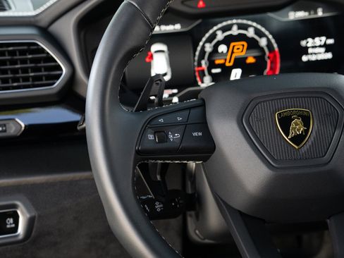 Used 2024 Lamborghini Urus S AWD/4WD image 43