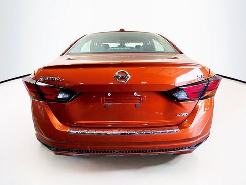 Certified 2022 Nissan Altima 2.5 SR image 6