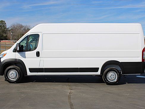 Used 2025 RAM ProMaster 3500 w/ Convenience Group image 6