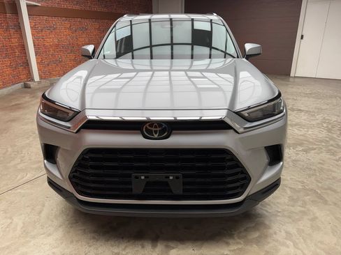 Used 2024 Toyota Grand Highlander AWD image 8