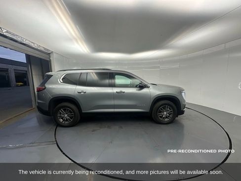 Used 2025 GMC Acadia Elevation image 7