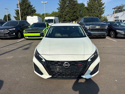 Used 2024 Nissan Altima 2.5 SR FWD image 4