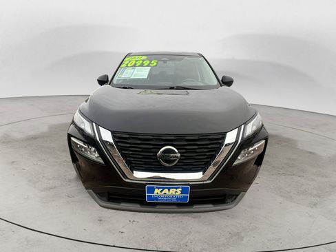 Used 2021 Nissan Rogue SV image 2