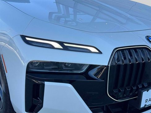 Certified 2025 BMW 750e xDrive w/ Premium Package image 8