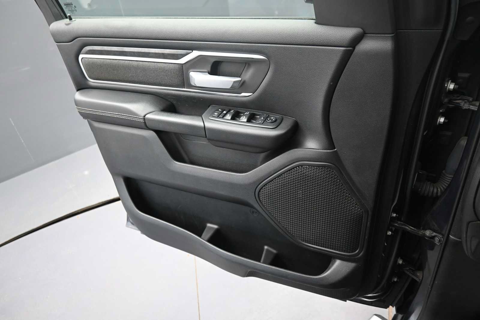 Used 2019 RAM 1500 Big Horn AWD/4WD image 11