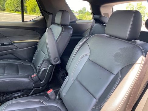 Used 2023 Chevrolet Traverse LT w/ Midnight/Sport Edition AWD/4WD image 18